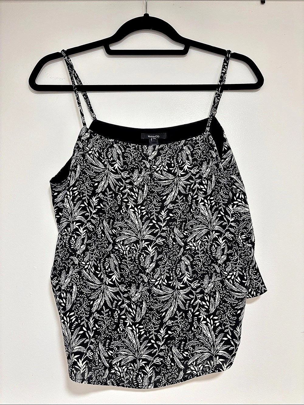RW&CO. Floral Camisole in Black & White Size Large Like New